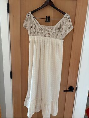Honeybea xs/s Cream Eyelet Crochet Yoke Maxi Dress EUC